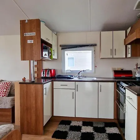 Great 8 Berth Caravan For Hire At St Osyth Beach In Essex Ref 28123Gc Clacton-on-Sea Exterior photo