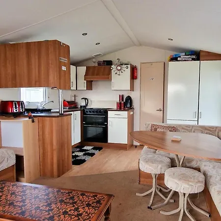 Great 8 Berth Caravan For Hire At St Osyth Beach In Essex Ref 28123Gc Clacton-on-Sea Exterior photo