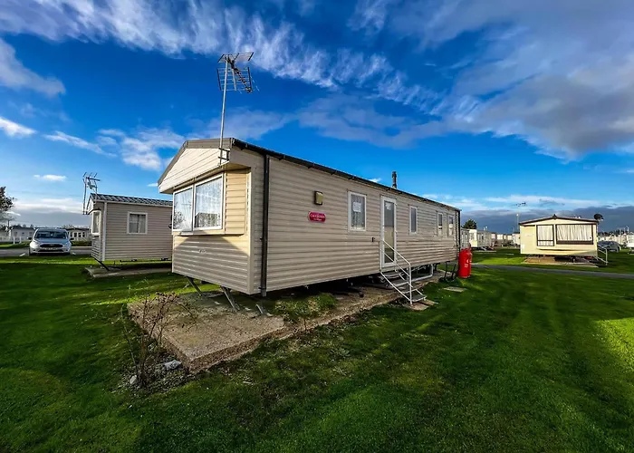 Great 8 Berth Caravan For Hire At St Osyth Beach In Essex Ref 28123Gc