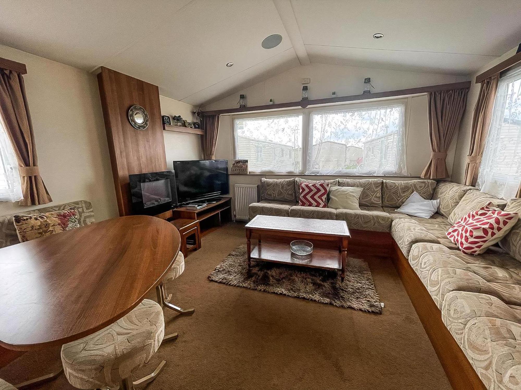 Great 8 Berth Caravan For Hire At St Osyth In Essex Ref 28123gc